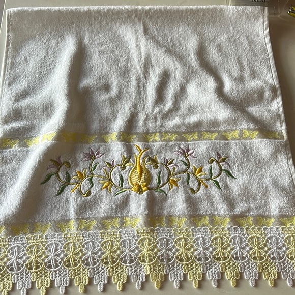 Embroidered Cotton Yellow & White Hand Towel with crochet - Picture 4 of 12
